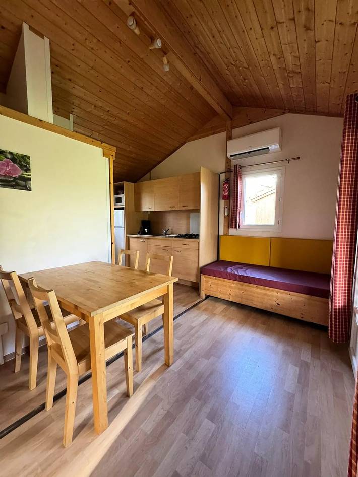 Camping pour 4 personnes, avec terrasse et piscine, animaux acceptés en Midi-Pyrénées - 3