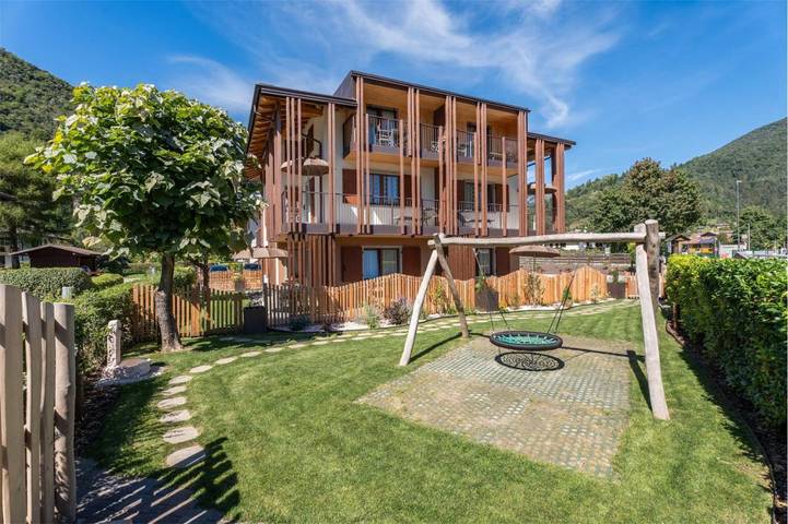Appartamento per 5 persone, con Balcone e Terrazza nonché Giardino e Vista lago a Pieve di Ledro