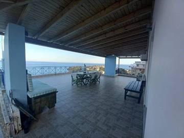 Ferienwohnung für 4 Personen, mit Terrasse und Ausblick, mit Haustier in Gythio
