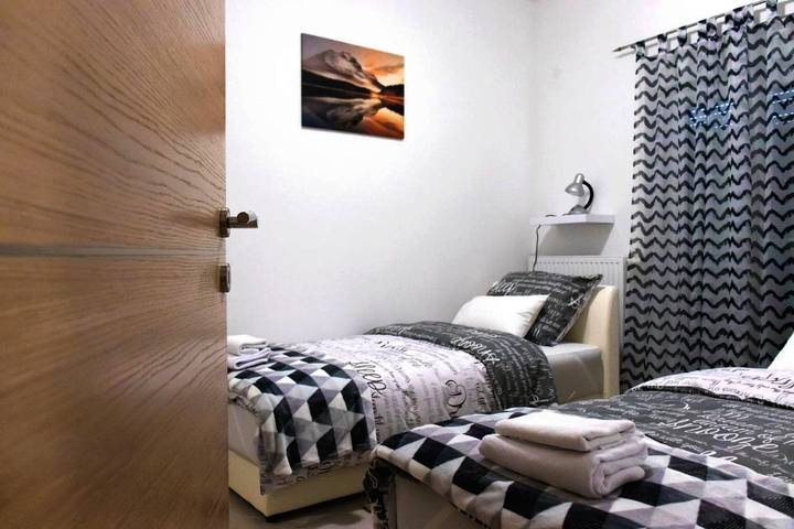 Gîte pour 6 personnes, avec terrasse à Osijek