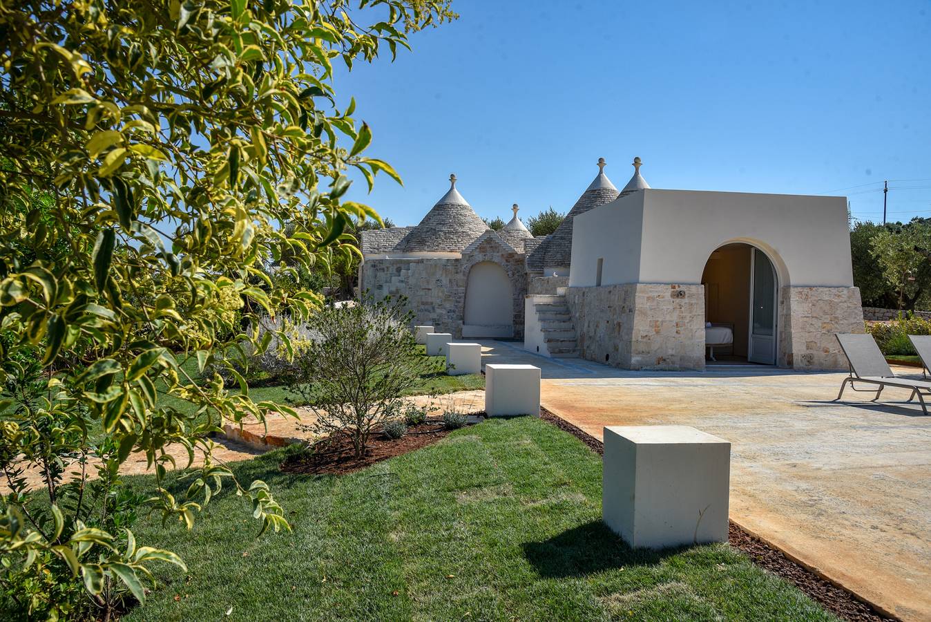 Td Trullo Rosmarini Enchanted Retreat with Pool in Cisternino, Salento