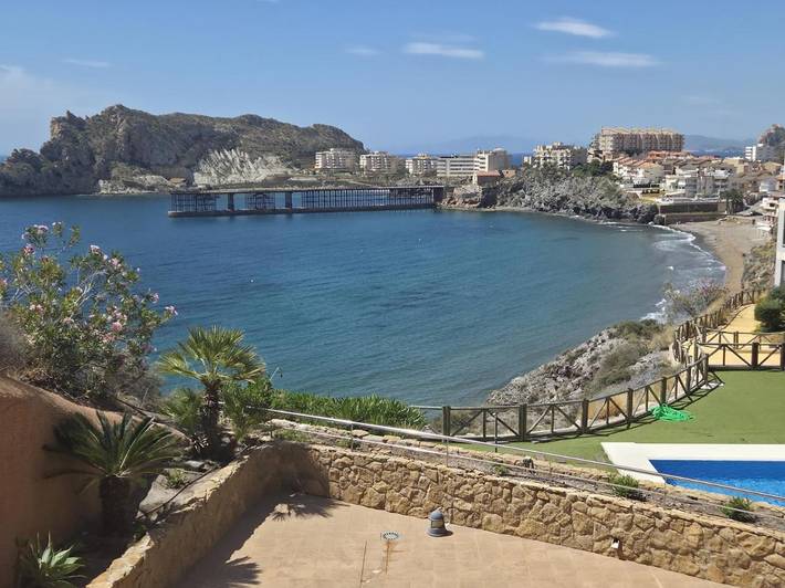 Apartamento para 5 personas, con piscina además de jardín y vistas en Águilas