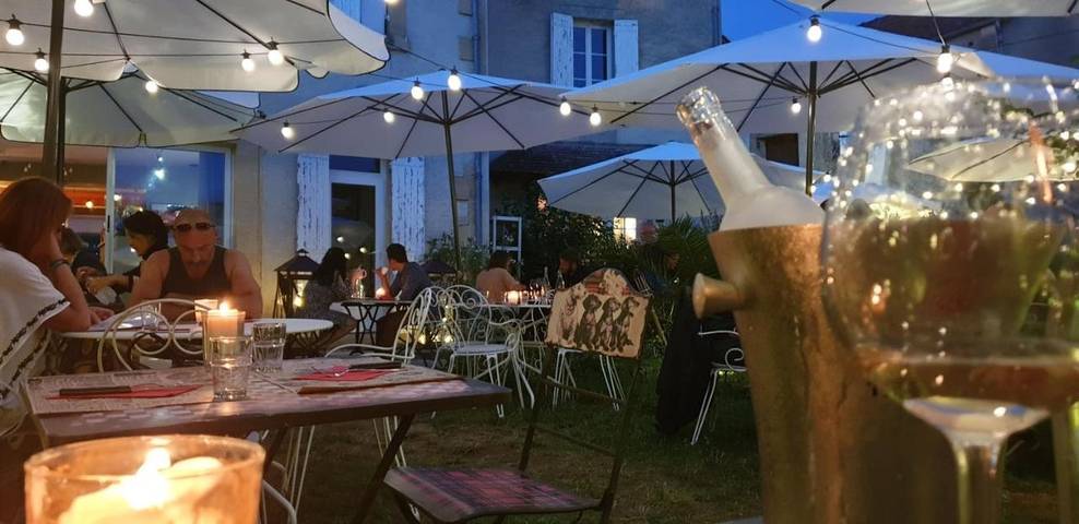 Gîte pour 2 personnes, avec piscine et jardin à Les Eyzies-de-Tayac-Sireuil - 2