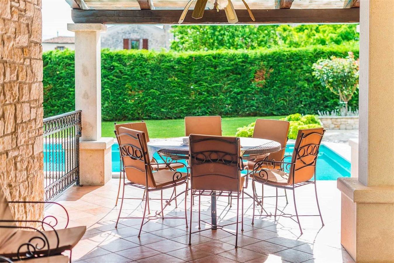 Villa für 11 Personen mit Balkon/Terrasse in Općina Višnjan, Zentralistrien