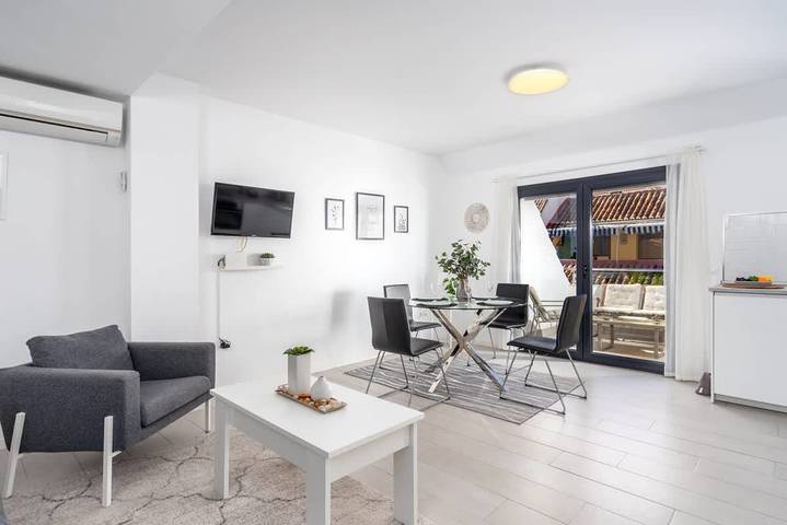 Ganze Wohnung, Beachclose Penthouse by Costarentals in Fuengirola Zentrum, Fuengirola