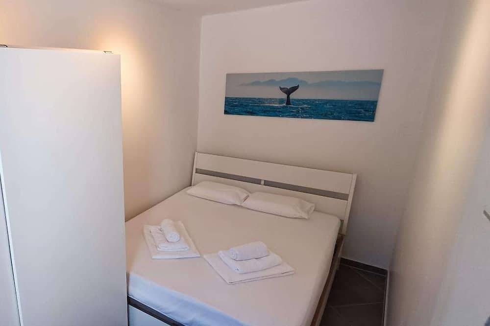 Ganze Wohnung, 1-Zimmer-Ferienwohnung mit Terrasse Gajac, Pag (A-22921-a) in Gajac, Pag