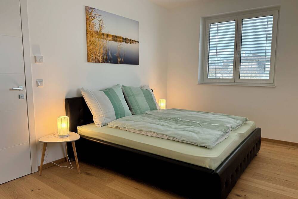 Villa 60, in Gols am Neusiedler See, 4Sz, privater Pool , Sauna, großer Garten in Gols, Neusiedlersee-Hügelland
