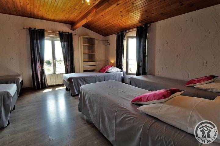 Location de vacances pour 12 personnes, avec jardin à Chiroubles - 3