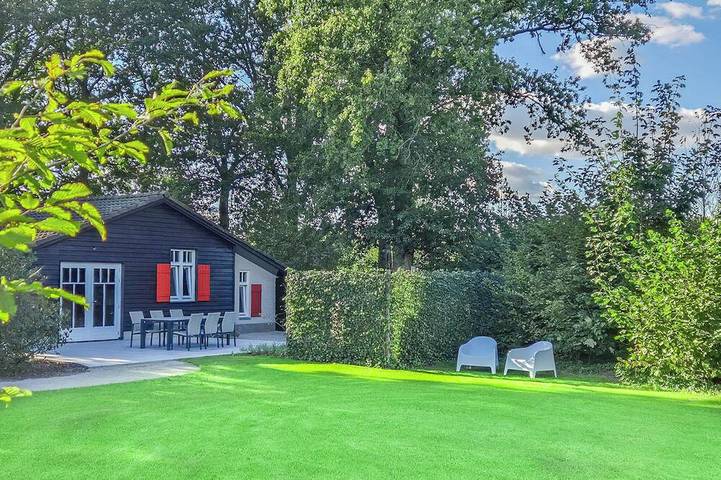 Location de vacances pour 6 personnes, avec jacuzzi et jardin dans Rijsbergen