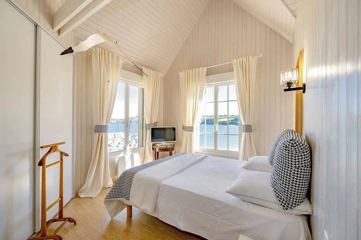 Location de vacances pour 10 personnes, avec terrasse et jardin dans Plage de Bréhec - 2