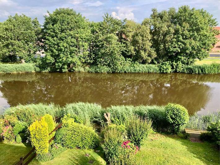 Ferienwohnung für 3 Personen, mit Balkon und Terrasse sowie Seeblick und Ausblick in Dornumersiel