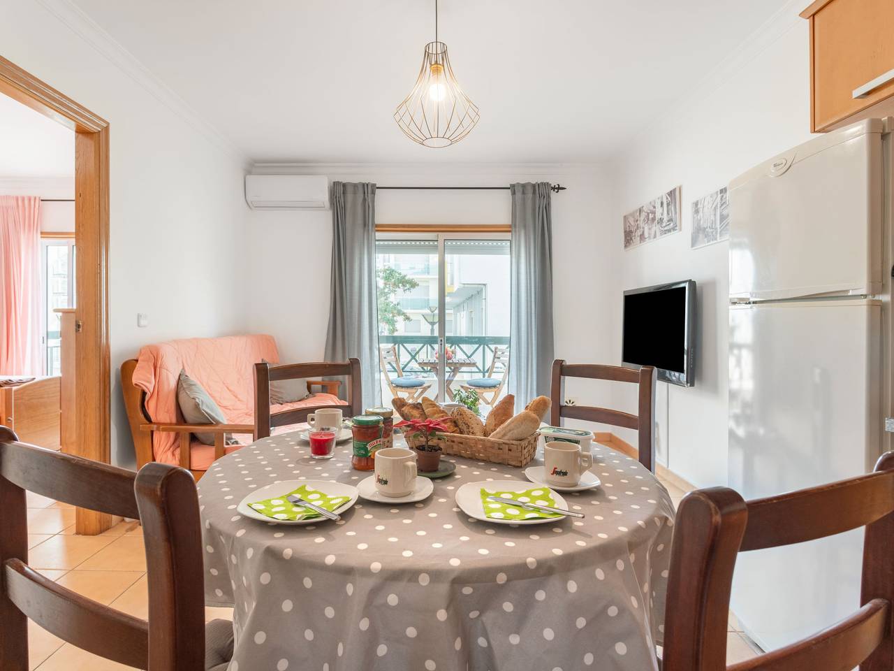 Apartamento inteiro, Inara & Mayra's Home in Monte Gordo, Distrito de Faro