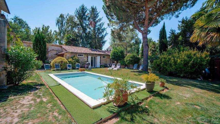 Maison de vacances pour 2 personnes, avec Terrasse ainsi que Jardin et Piscine à Bergerac