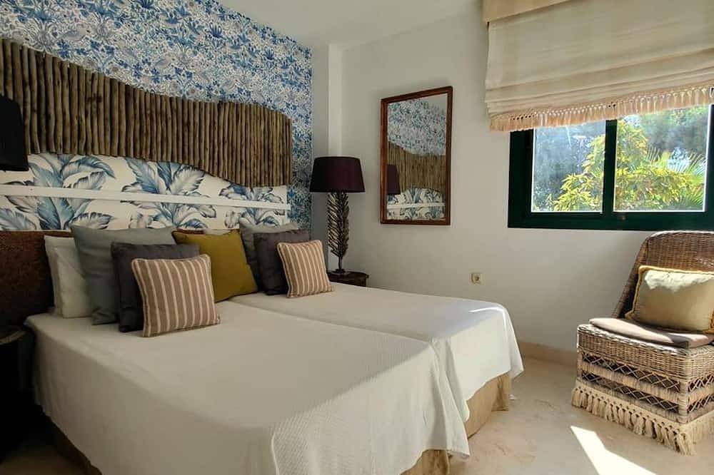 Geheel appartement, Gran Apto Cabopino Marbesa Beach in Carib Playa, Marbella