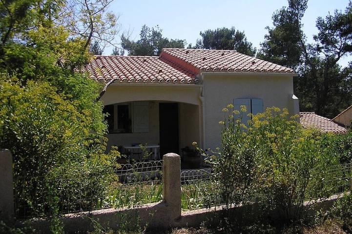 Location de vacances pour 5 personnes, avec jardin et piscine à Moussan