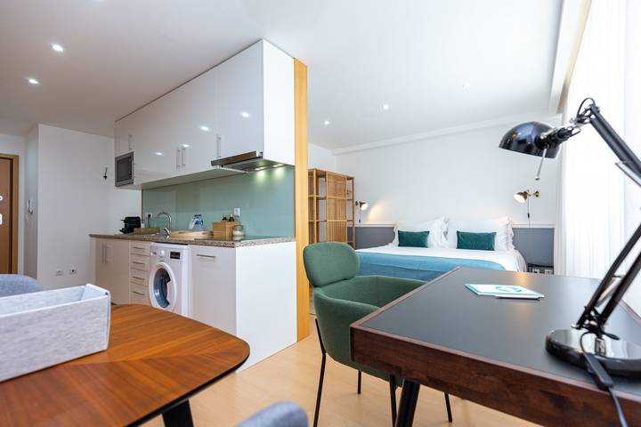 Vacation rental for 2 people, with yard and terrace, with pets in Porto