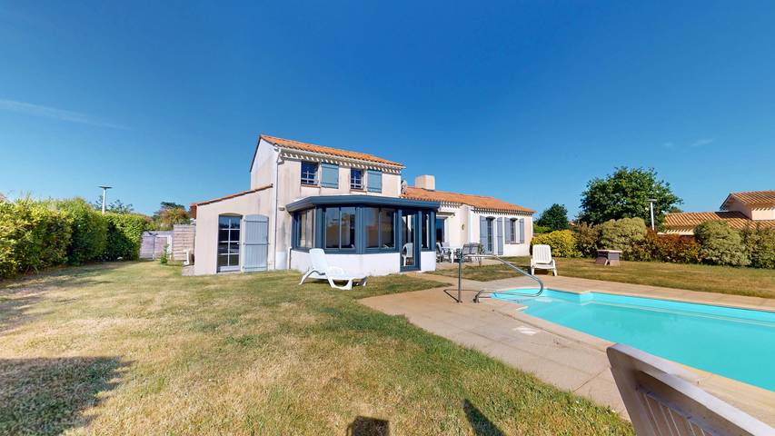 Location de vacances pour 8 personnes, avec jardin et terrasse à L'Aiguillon-sur-Vie