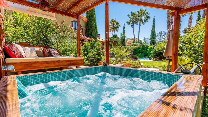 Chalet para 5 personas, con jacuzzi además de piscina y balcón/terraza - 1