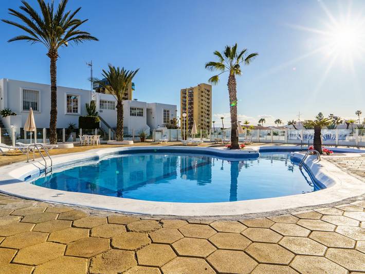 Villa pour 4 personnes, avec Balcon ainsi que Terrasse et Piscine à Playa de las Américas