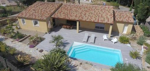 Chambre d’hôte pour 2 personnes, avec terrasse ainsi que jardin et piscine à Carcès