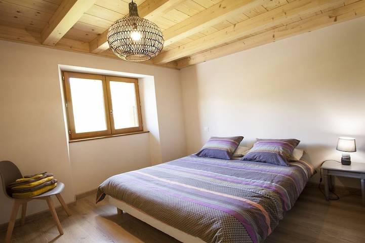 Gîte pour 8 personnes, avec jardin et balcon à Faverges - 2