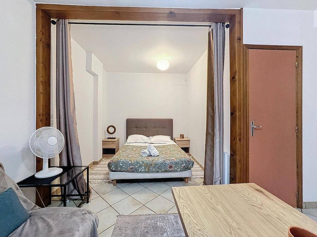 Appartement entier, Two-Bedroom Apartment in Clermont-Ferrand, Parc naturel régional des Volcans d'Auvergne