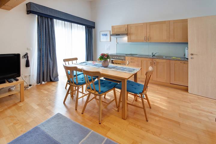 Ganze Wohnung, "Haus Lowe Appartement 2 Stock Nr 4" mit Bergblick in Filzmoos, Tennengau