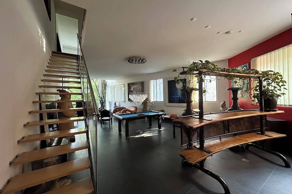 Appartamento intero, Luxury Duplex with Rooftop & Cathedral View – Central Lausanne in Losanna, Lago Lemano