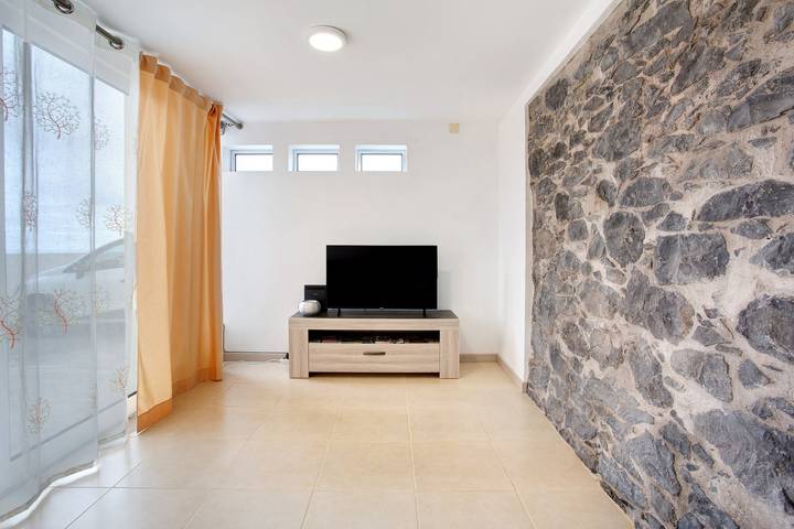 Ferienhaus 'Simão House' mit privater Terrasse, privatem Garten und Wlan in Calheta, Madeira