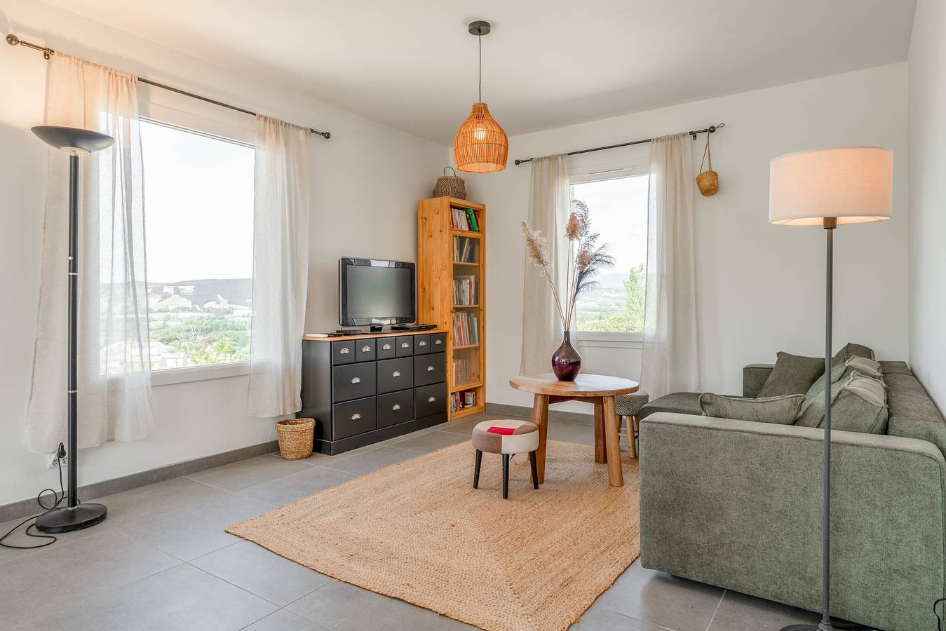 Villa « Lo Ginest » avec vue sur la montagne, Wi-Fi et climatisation in Villedieu, Vaucluse