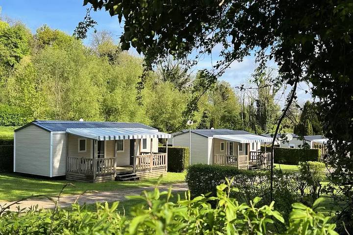 Mobil home pour 6 personnes, avec vue ainsi que terrasse et piscine à La Calotterie - 3