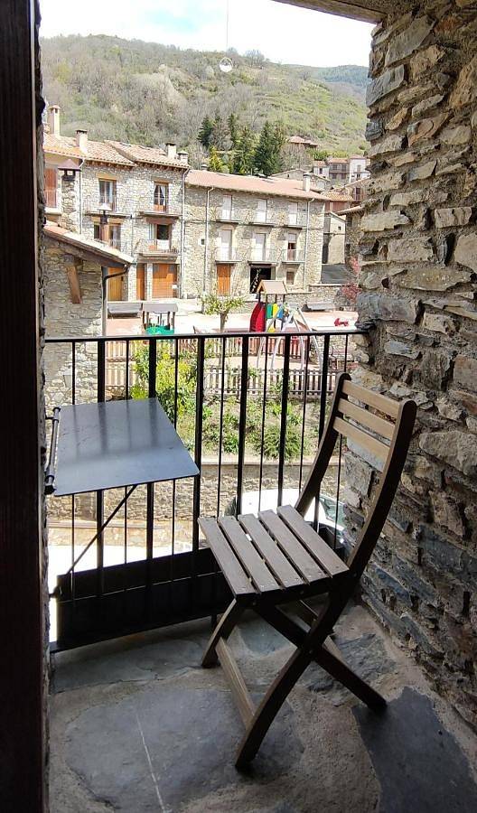 Gîte pour 3 personnes, avec balcon et vue à Pardines - 3