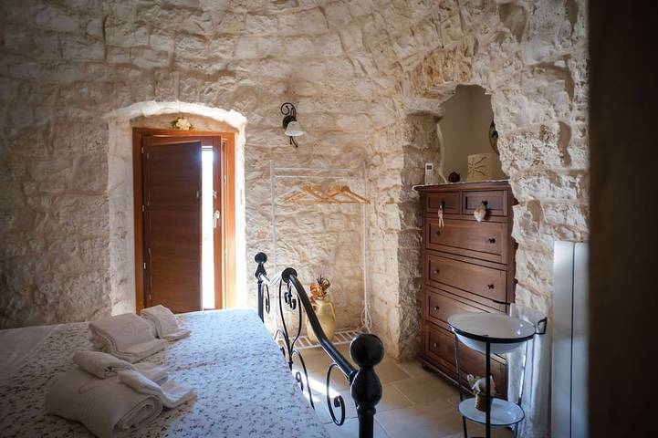 Trullo En Villa Con Piscina, Jardin Con Olivos, Wi-Fi, Barbacoa in Castellana Grotte, Region de Bari