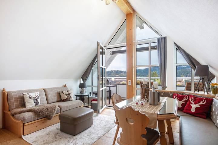 Vakantiewoning voor 4 personen, with uitzicht op het meer and tuin as well as sauna in Schluchsee