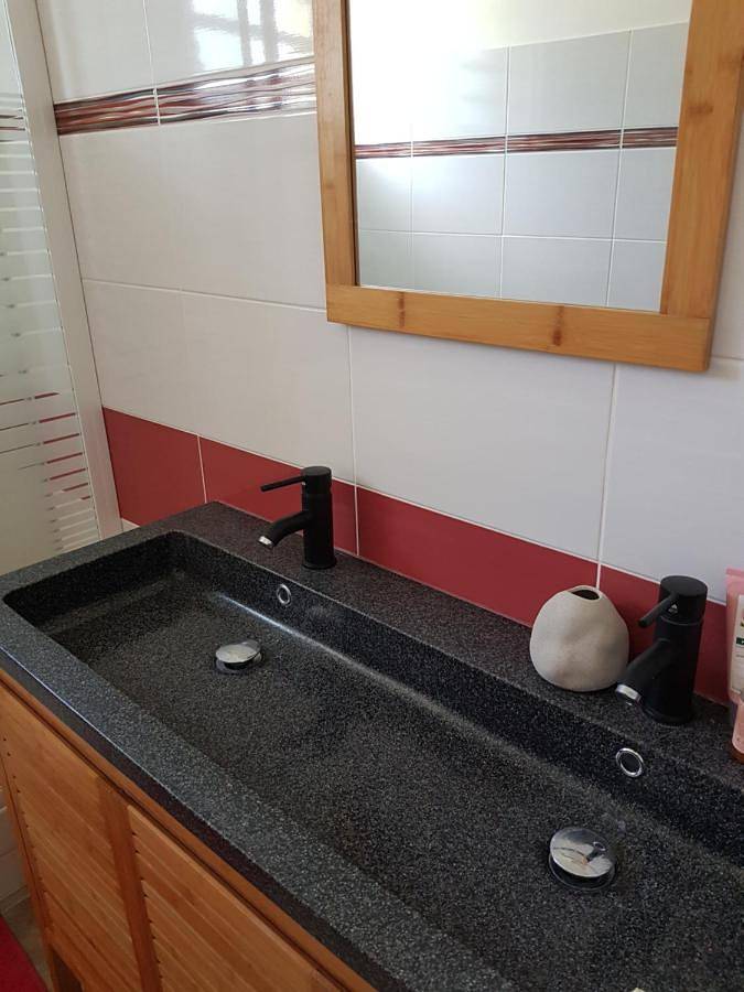 Gîte pour 3 personnes, avec jardin et vue à Les Anses-d'Arlet - 2