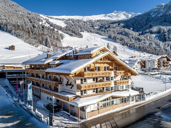 Hotel für 4 Personen, mit Whirlpool und Pool sowie Balkon, kinderfreundlich im Pitztal