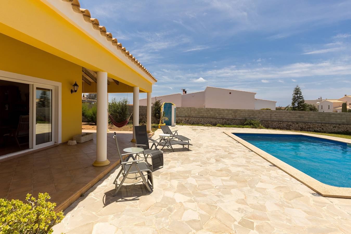 Encantadora villa "Sa Tramuntana" con piscina, balcón, terrazas y jardín in Cala Blanes, Ciudadela