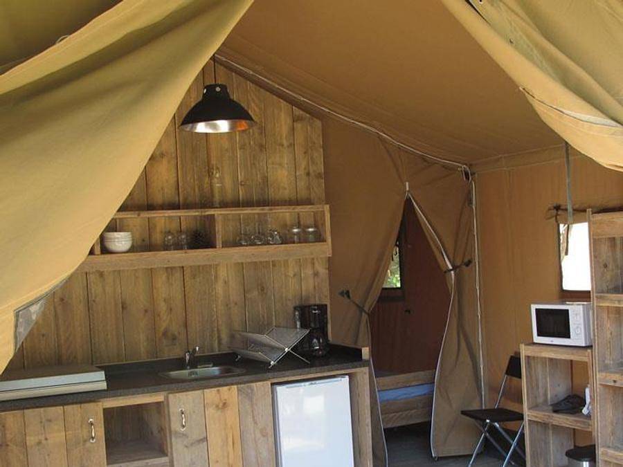 Les Chamberts, Camping & Lodges - Tente en toile et en bois 5 personnes - Tente Lodge Luxe in Piégros-la-Clastre, Région de Die