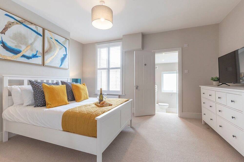 Stunning 5 Bed Regency Home in Cheltenham, Gloucestershire