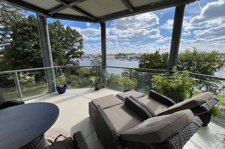 Ferienwohnung für 5 Personen, mit Balkon und Garten in Gehlsdorf