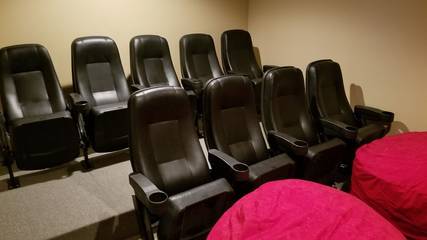 Lodge for 20 Guests in Wears Valley, Great Smoky Mountains National Park, Picture 1