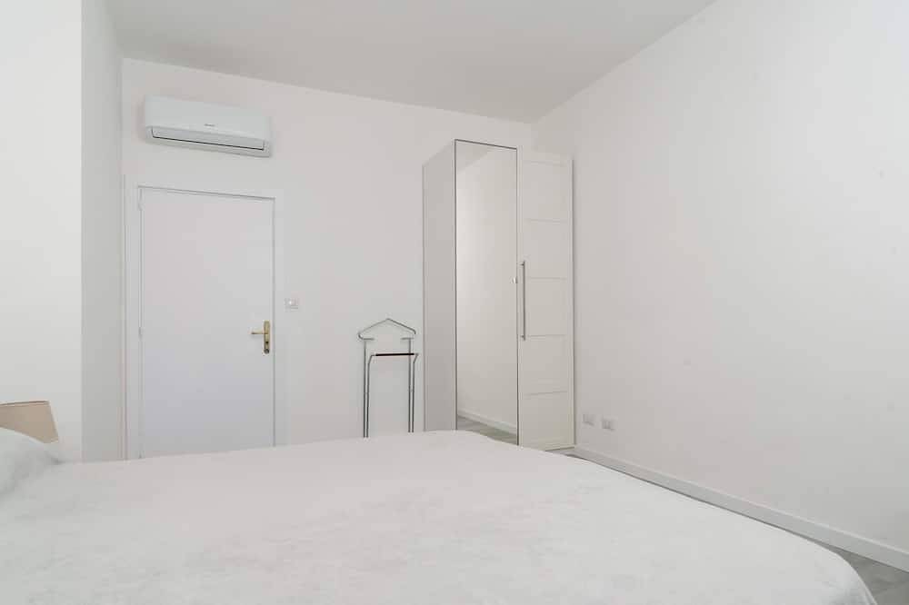 Ganze Wohnung, Newly refurbished spacious 2 bedroom apartment in Marciano with amazing sea view in Marciano, Neapel Provinz