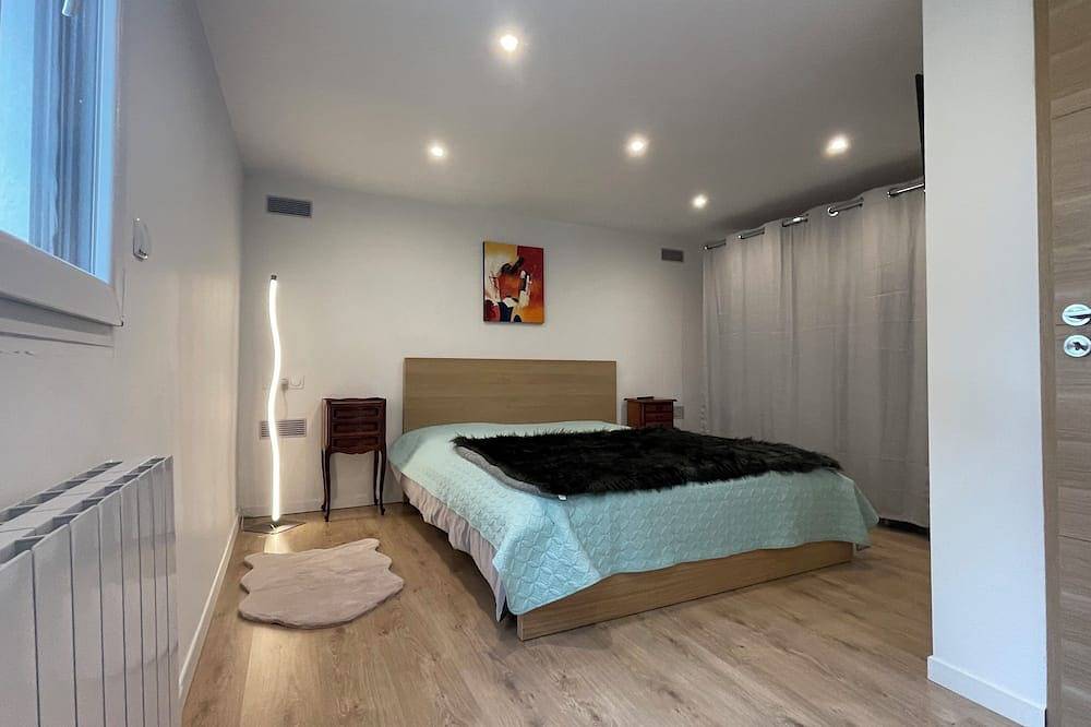 Entire apartment, Elegant 2-Bedroom Apartment with Sauna & Private Garden – Le Havre d’Athéna in Castelnaudary, Carcassonne region