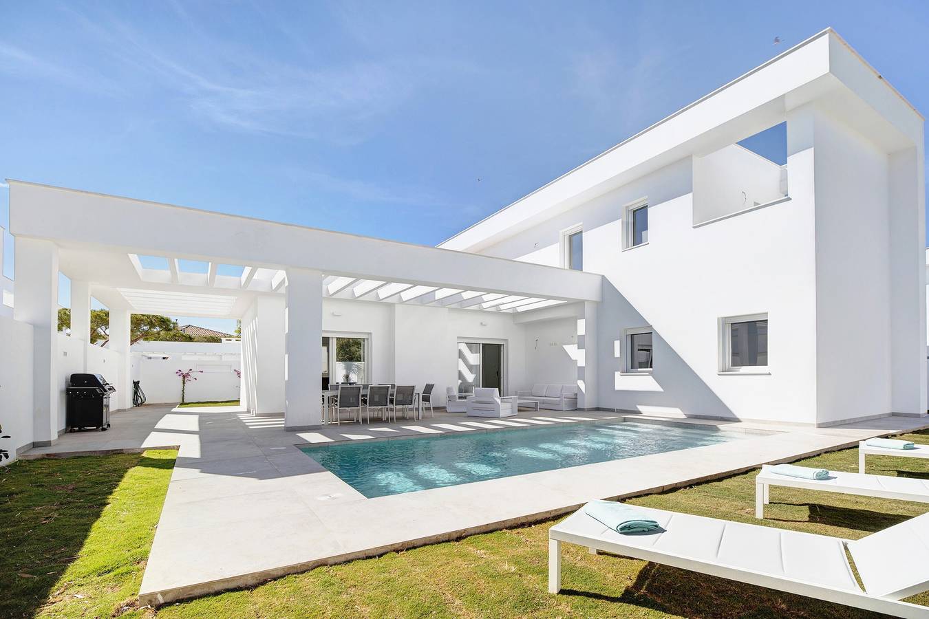 Villa Tahiti mit privatem Pool, Wlan und Klimaanlage in Sancti Petri, Chiclana de la Frontera