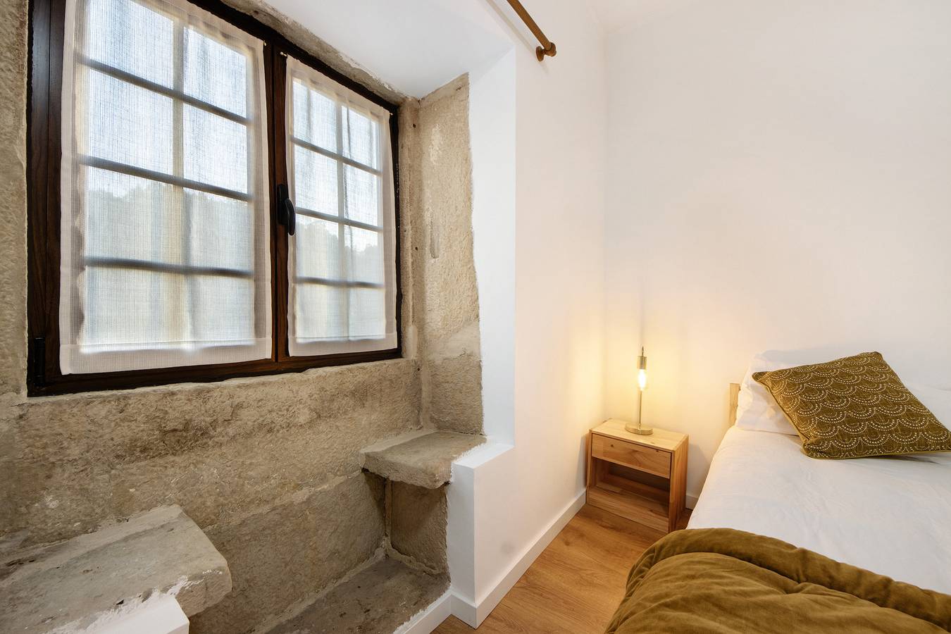 Quarto 'Quarto 4 Piso Superior - Quinta Df' com vista para a montanha, Wi-Fi e ar condicionado in Eiras, Coimbra