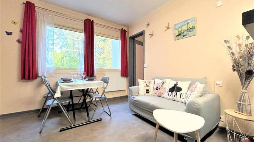 Gîte pour 5 personnes, avec balcon dans Casino de Greoux les Bains