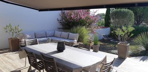 Gîte pour 4 personnes, avec terrasse à L'Houmeau