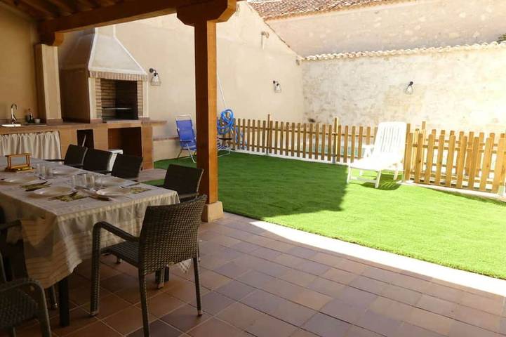 Cottage for 10 people, with terrace, with pets - 1