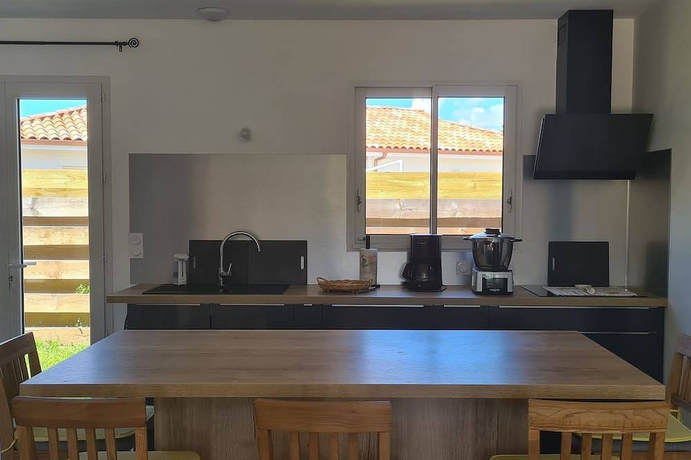 2 Bedroom Detached House Linxe Close to Amenities and Ocean in Linxe, Côte d’Argent