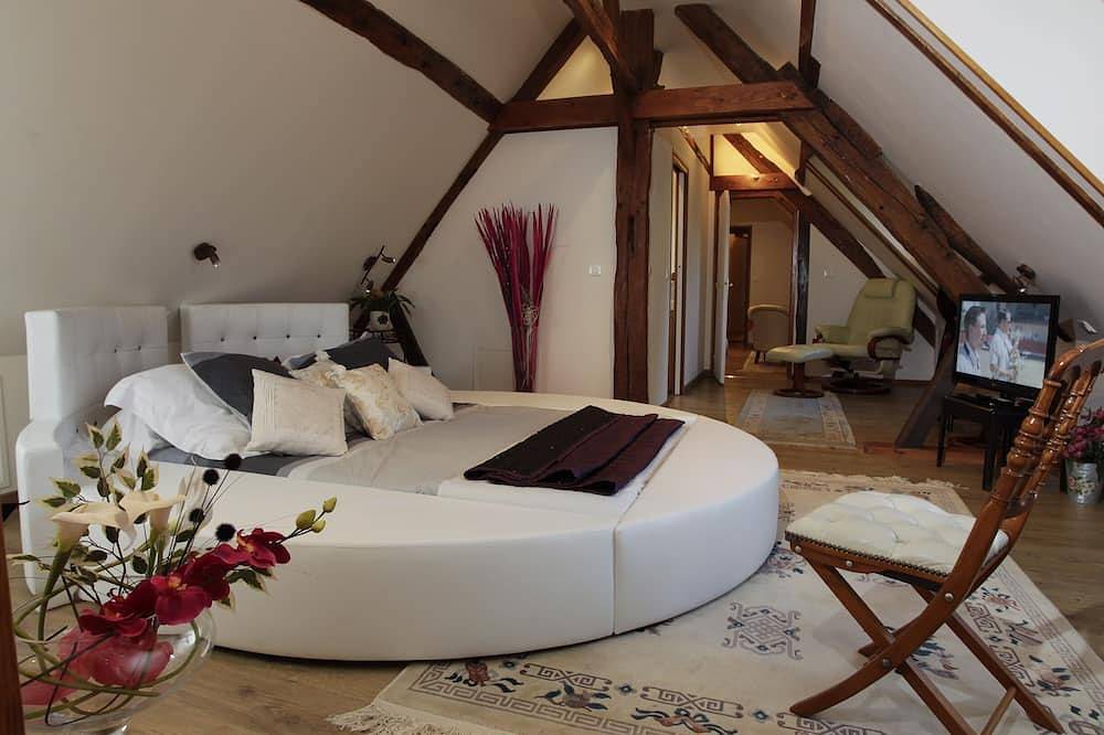 Magical & historic gîte 65 pers. Cousinades-Seminars-Weddings, . in Chierry, Aisne